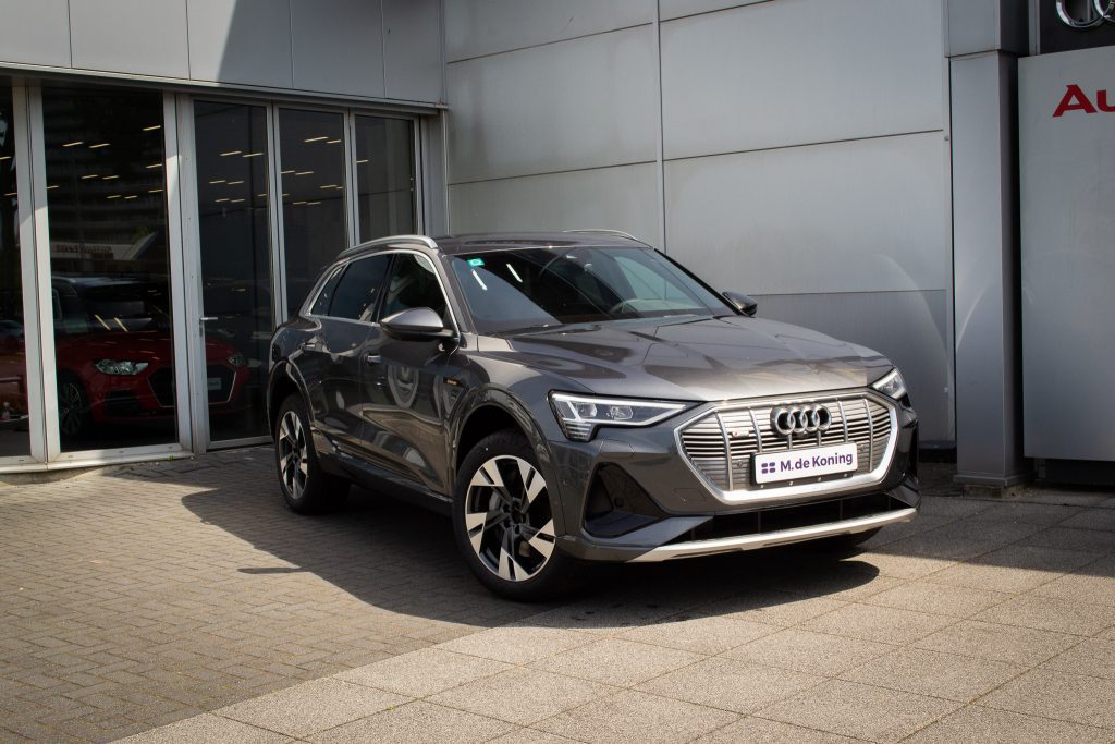 Audi e-tron opladen