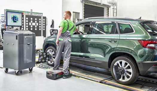 Auto uitlijnen bij M. de Koning